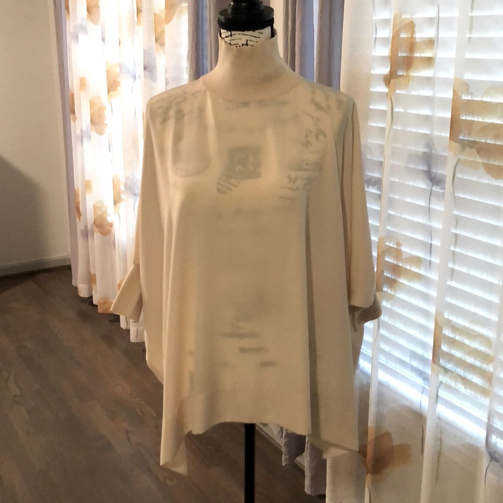 Light casual sweater size M,high neck